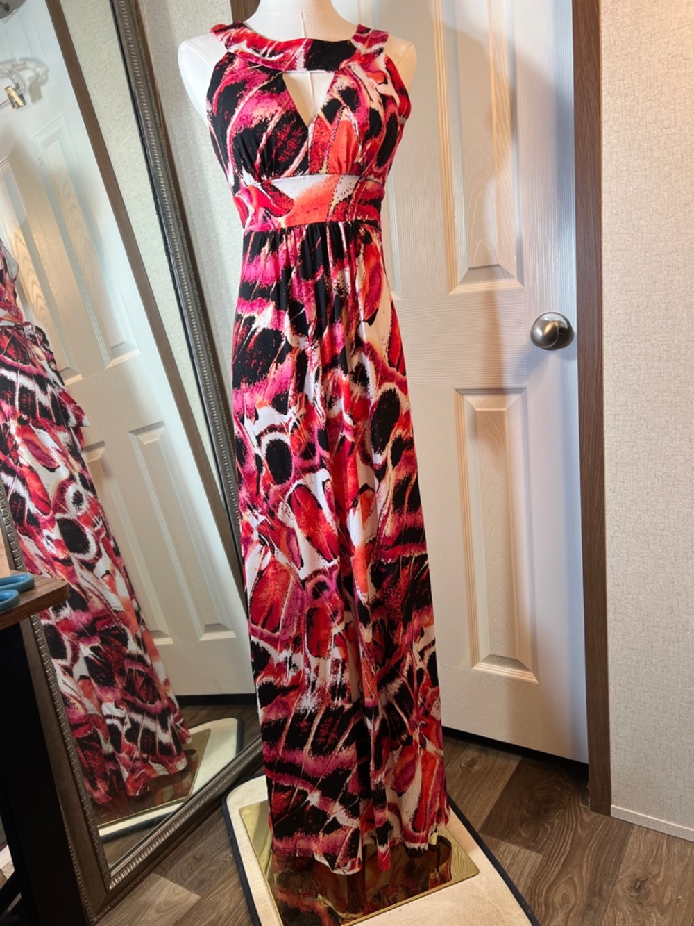 Bisou Bisou Red and Pink Abstract Print Maxi Dress